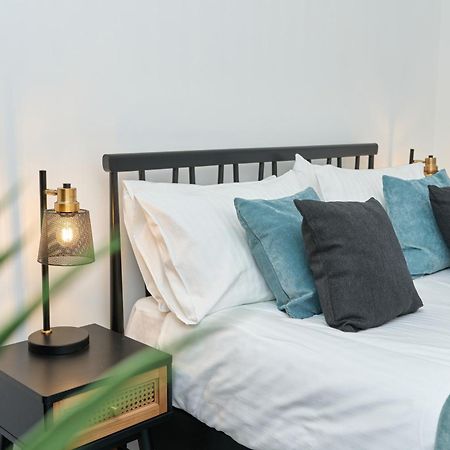 Beautiful 3 Bed Apartment In Bonchurch - Nr Ventnor - Large Outside Terrace & Parking - Dog Friendly - The Perfect Choice For Couples, Friends, Families - 5 Mins To Beach 外观 照片