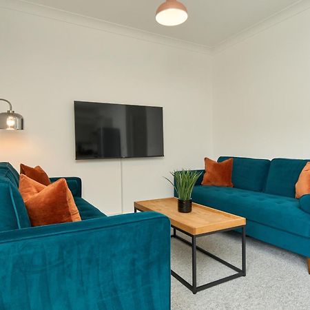 Beautiful 3 Bed Apartment In Bonchurch - Nr Ventnor - Large Outside Terrace & Parking - Dog Friendly - The Perfect Choice For Couples, Friends, Families - 5 Mins To Beach 外观 照片