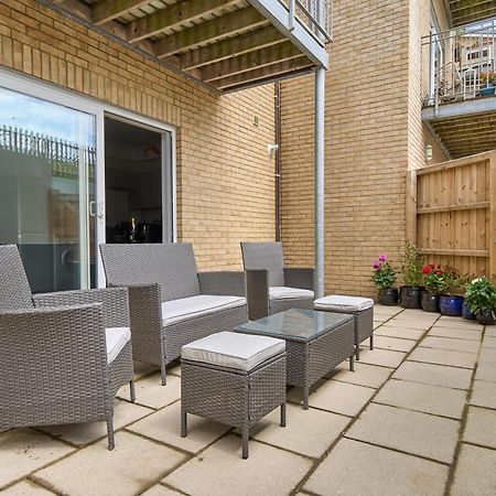 Beautiful 3 Bed Apartment In Bonchurch - Nr Ventnor - Large Outside Terrace & Parking - Dog Friendly - The Perfect Choice For Couples, Friends, Families - 5 Mins To Beach 外观 照片
