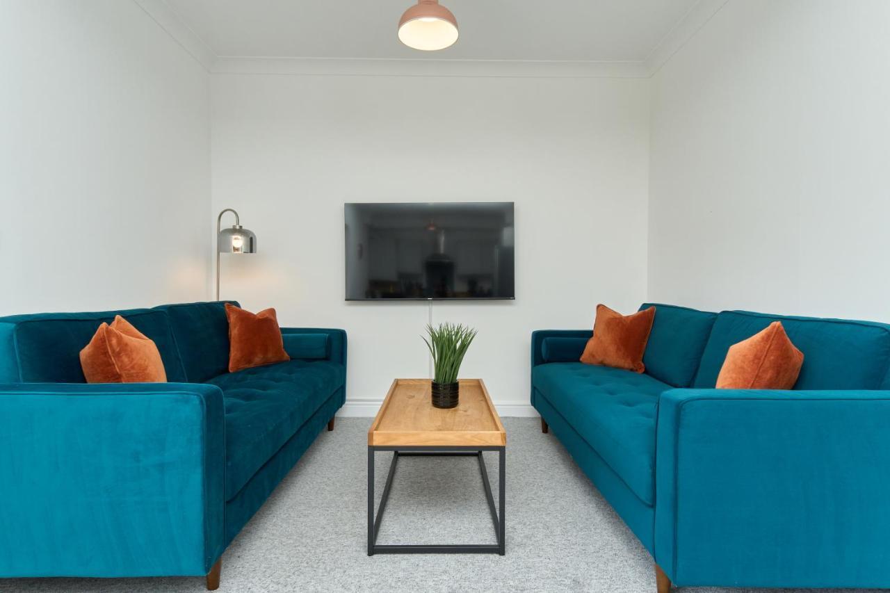 Beautiful 3 Bed Apartment In Bonchurch - Nr Ventnor - Large Outside Terrace & Parking - Dog Friendly - The Perfect Choice For Couples, Friends, Families - 5 Mins To Beach 外观 照片
