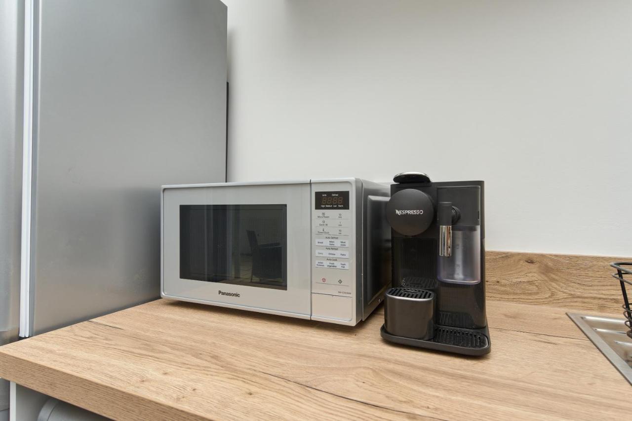Beautiful 3 Bed Apartment In Bonchurch - Nr Ventnor - Large Outside Terrace & Parking - Dog Friendly - The Perfect Choice For Couples, Friends, Families - 5 Mins To Beach 外观 照片