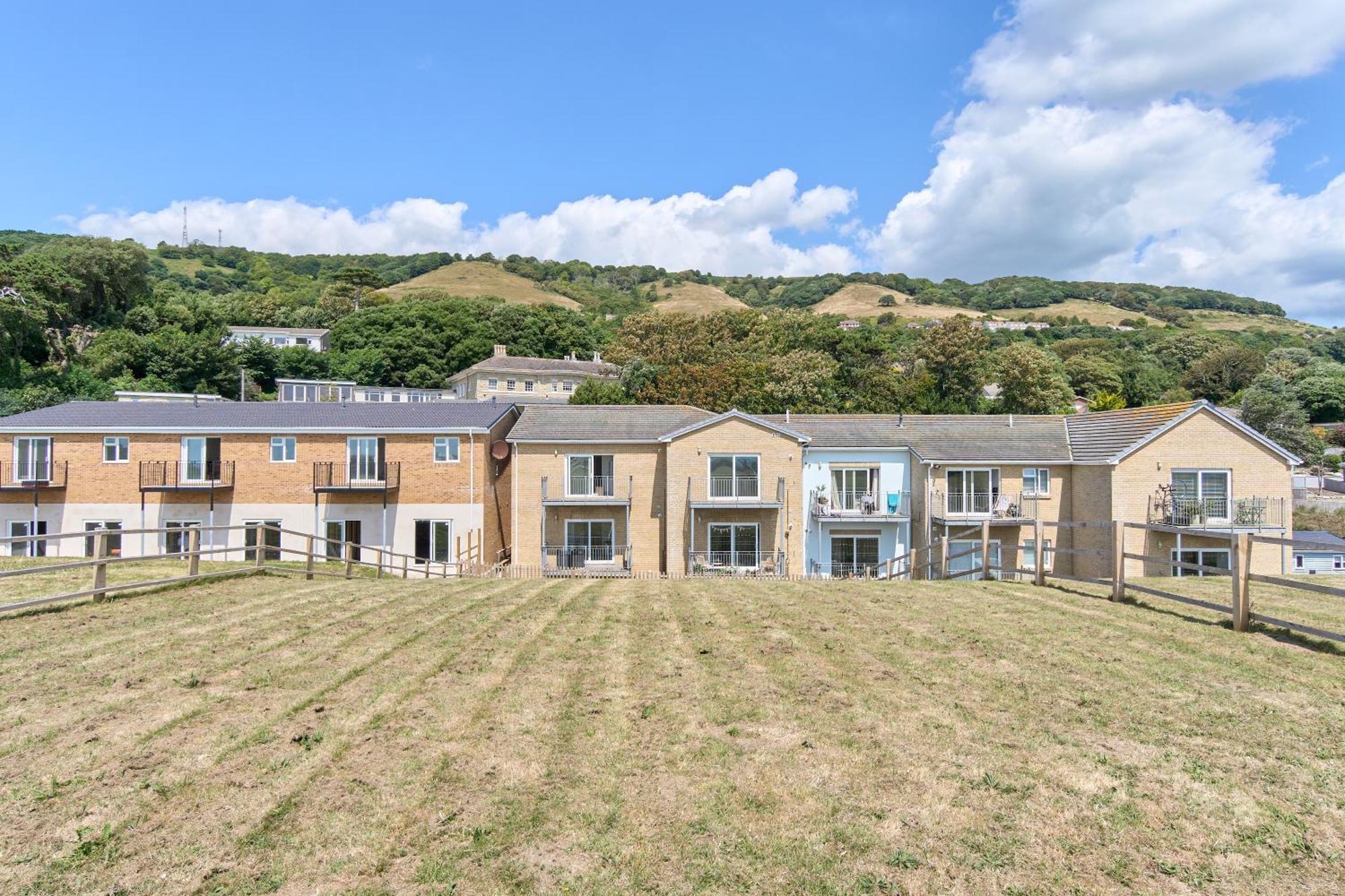 Beautiful 3 Bed Apartment In Bonchurch - Nr Ventnor - Large Outside Terrace & Parking - Dog Friendly - The Perfect Choice For Couples, Friends, Families - 5 Mins To Beach 外观 照片